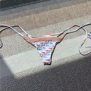 Acacia Bottoms